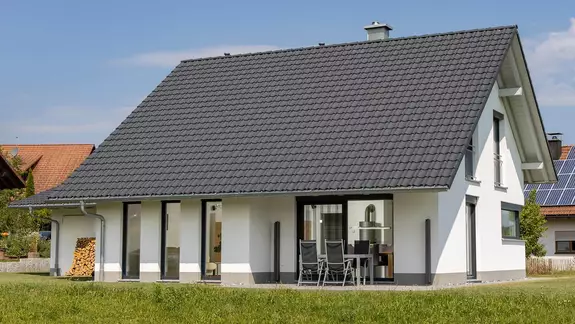 Haus Odenthal | Ländliches Familienidyll für kleinere Grundstücke.